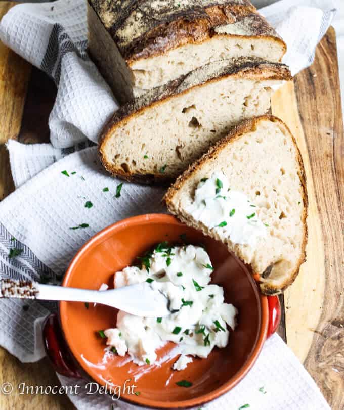 Two Ingredients Spreadable Goat Cheese