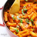 Chicken Tomato Basil Rigatoni Recipe - super simple weeknight rigatoni pasta meal with chicken, smothered in delicious tomato basil sauce. Quick and easy, ready in 30 minutes.