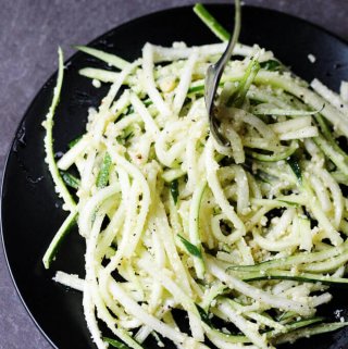 Cacio e Pepe Zucchini Noodles recipe is a perfect combination of one of the most famous Italian pastas with a healthy spiralized vegetable. It requires no cooking and can be served as main or side dish.