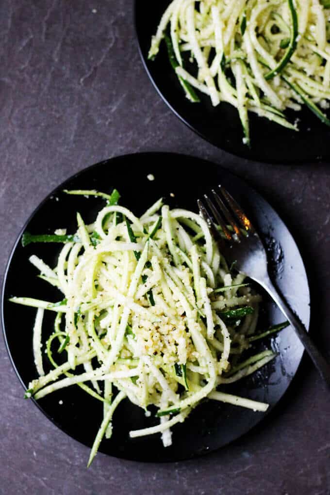 Cacio e Pepe Zucchini Noodles recipe is a perfect combination of one of the most famous Italian pastas with a healthy spiralized vegetable. It requires no cooking and can be served as main or side dish.