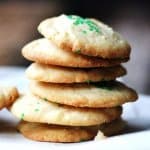 5 Ingredients Butter Vanilla Cookies  are super easy to make. Butter, sugar, egg, flour, vanilla and 20 minutes. That's all you need!
