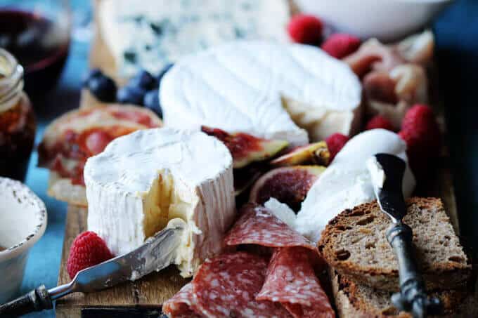 Building the Perfect French Cheese Board can be easier then one might think. This guideline for cheese and wine pairings will help to make any appetizer round super easy, and without losing elegance and sophistication. #ad #madeinfrance #madewithlove