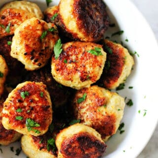 Picture of Italian Chicken meatballs in a white bowl