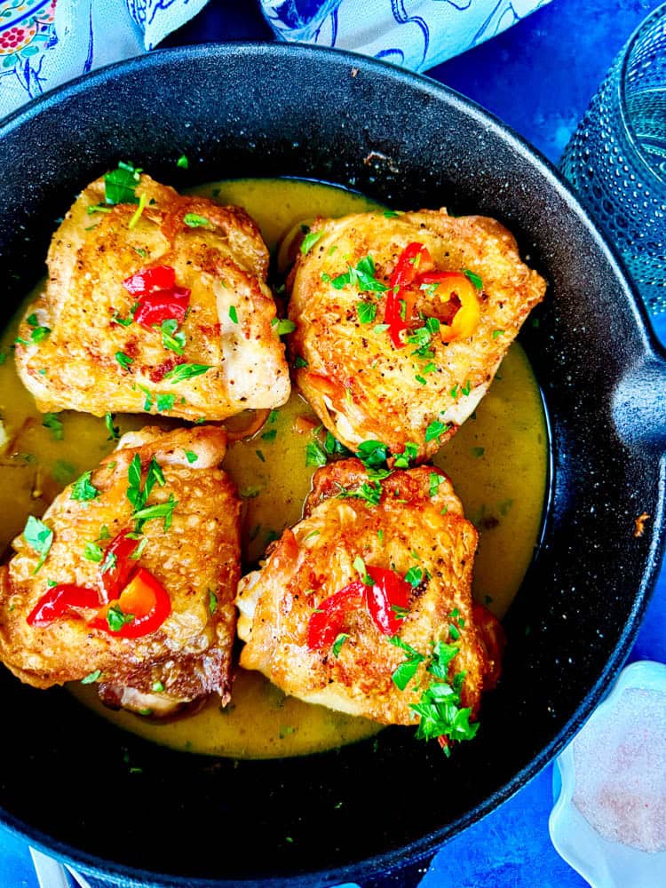 Hot chicken with peppers